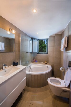 Villa, 3 Bedrooms, Private Pool | Bathroom | Combined shower/tub, deep soaking tub, hair dryer - Villa Oliva (Rhodes)