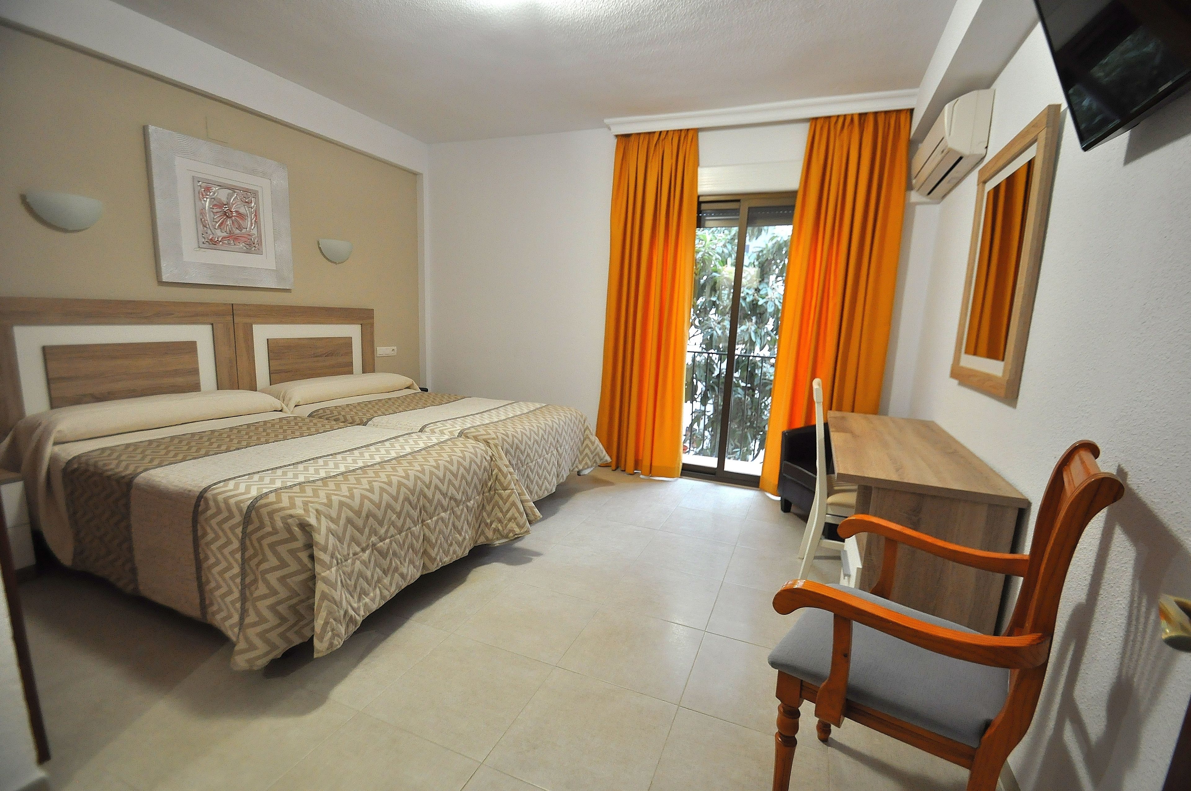 Classic Twin Room, Balcony