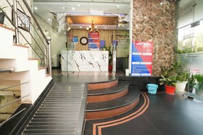 Lobby - Kabul Hotel Medanta Hospital, Gurugram (Gurugram)