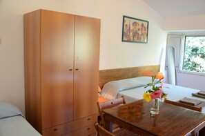 Classic Double Room, Terrace, Courtyard View - Residence La Meridiana (Ricadi)