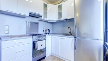 Apartment, 2 Schlafzimmer | Eigene Küche | Kühlschrank, Mikrowelle, Ofen, Herdplatte