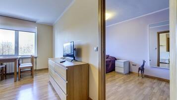 Apartment, 2 Schlafzimmer | Wohnbereich | Flachbildfernseher