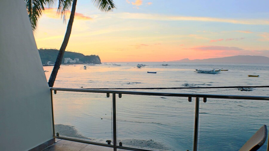 Montani Beach Resort Puerto Galera powered by Cocotel