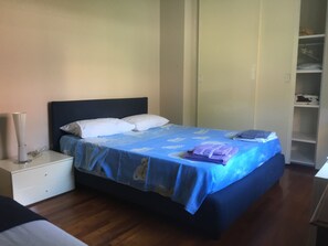 Classic Quadruple Room | Desk, iron/ironing board, free WiFi - B&B Villa Lavanda (Como)