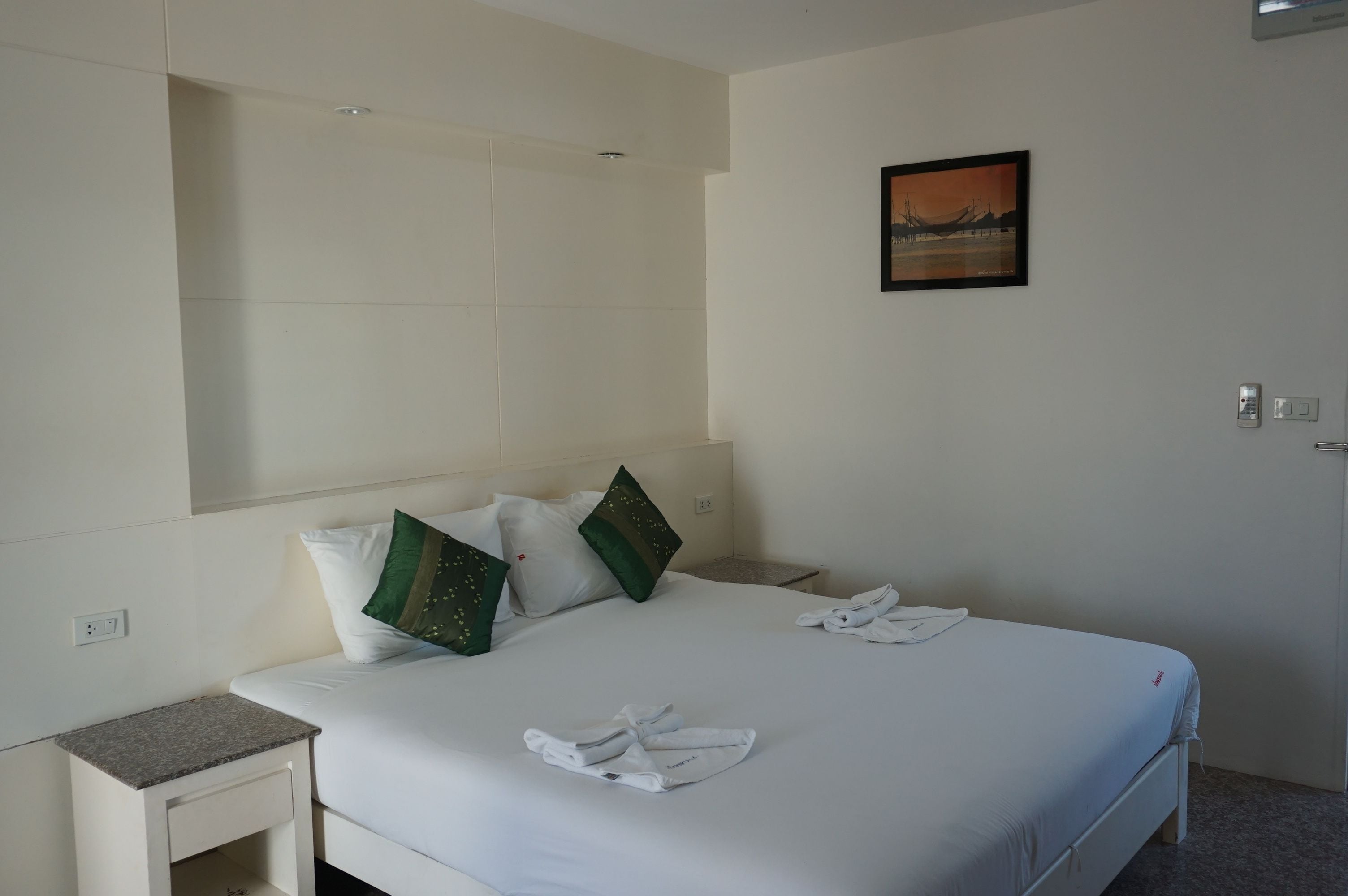 Standard Double Room | Langsir/tirai gelap terus, Wi-fi percuma 