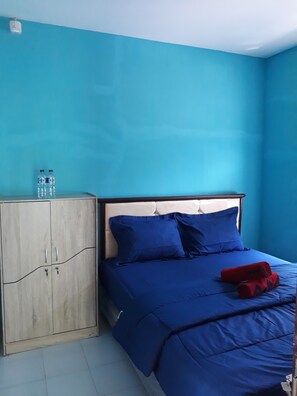 2 bedrooms, desk - Villa Two Room (Banyuwangi)