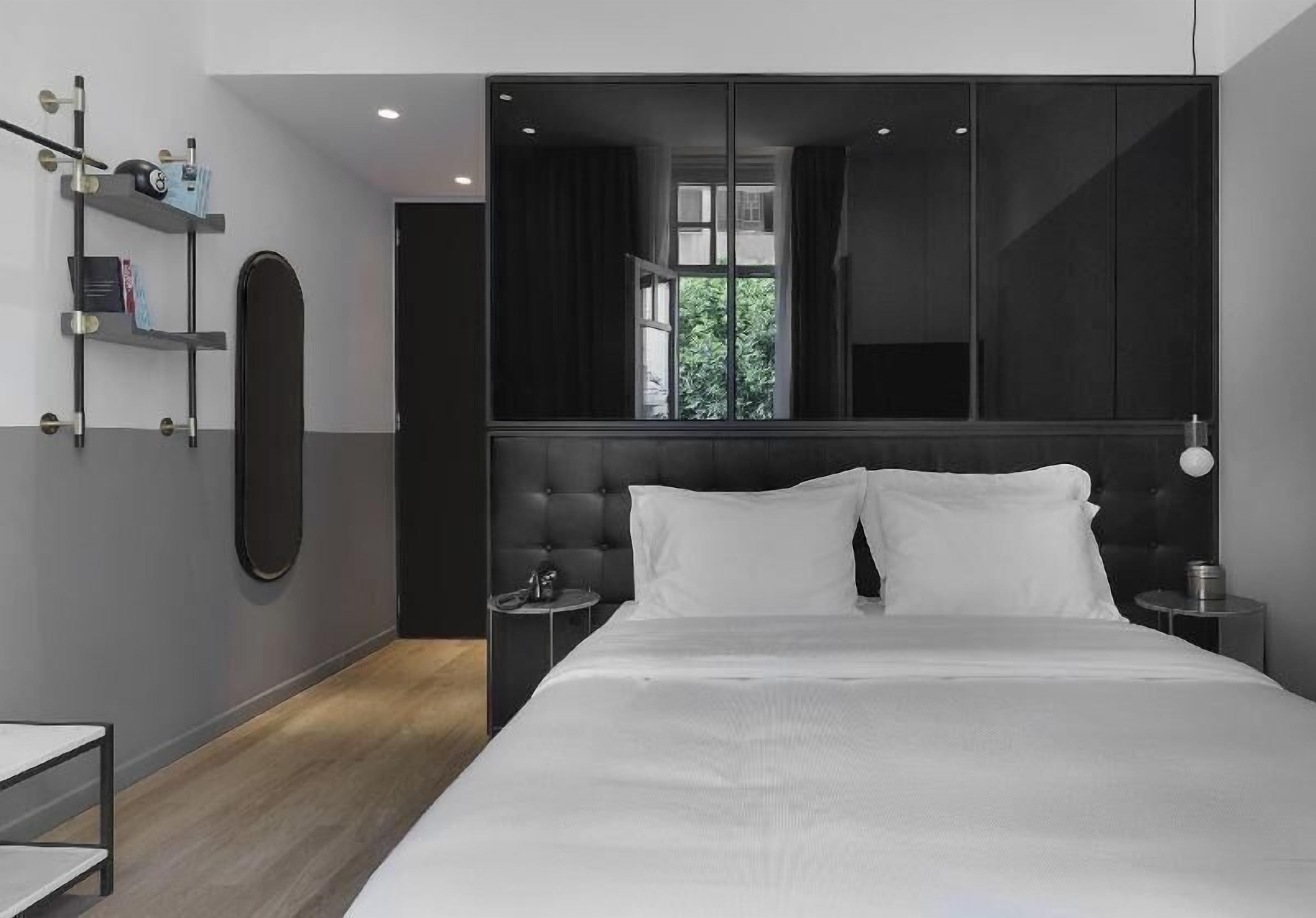 Egyptian cotton sheets, premium bedding, minibar, in-room safe