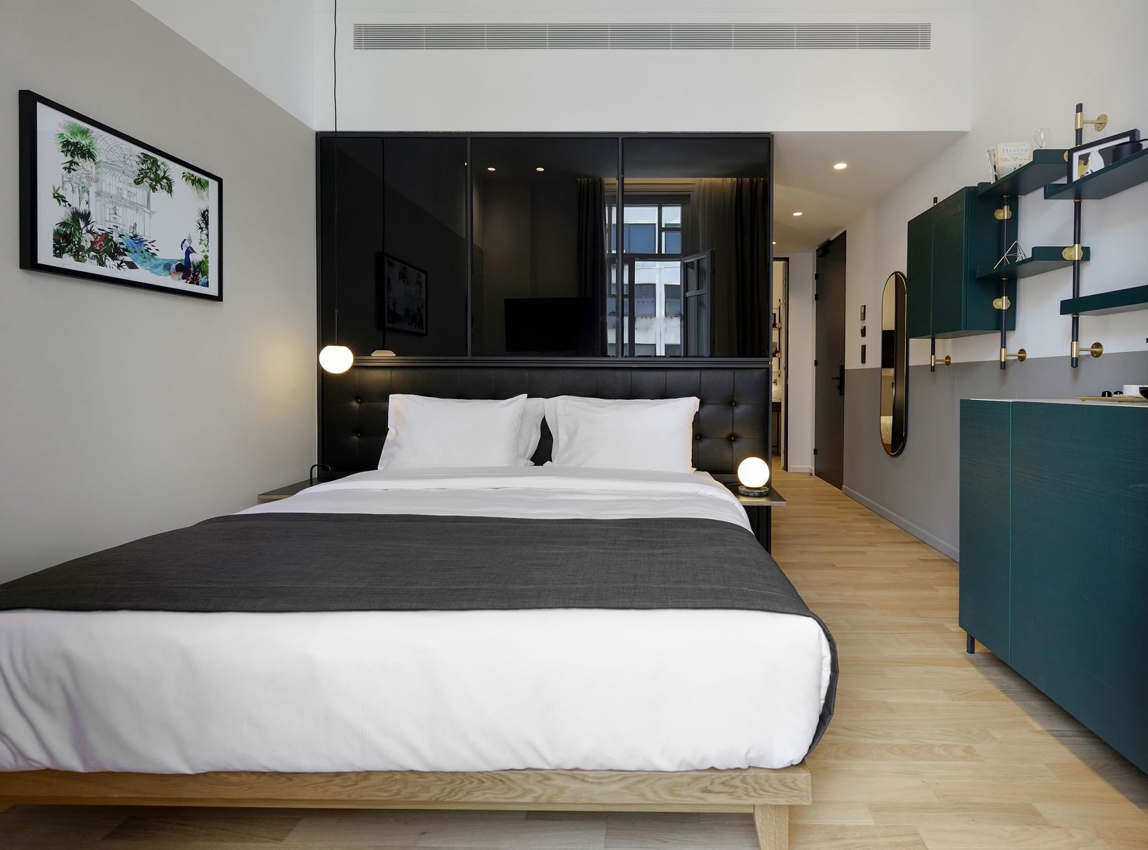 Egyptian cotton sheets, premium bedding, minibar, in-room safe