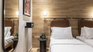 Deluxe Room | Egyptian cotton sheets, premium bedding, minibar, in-room safe