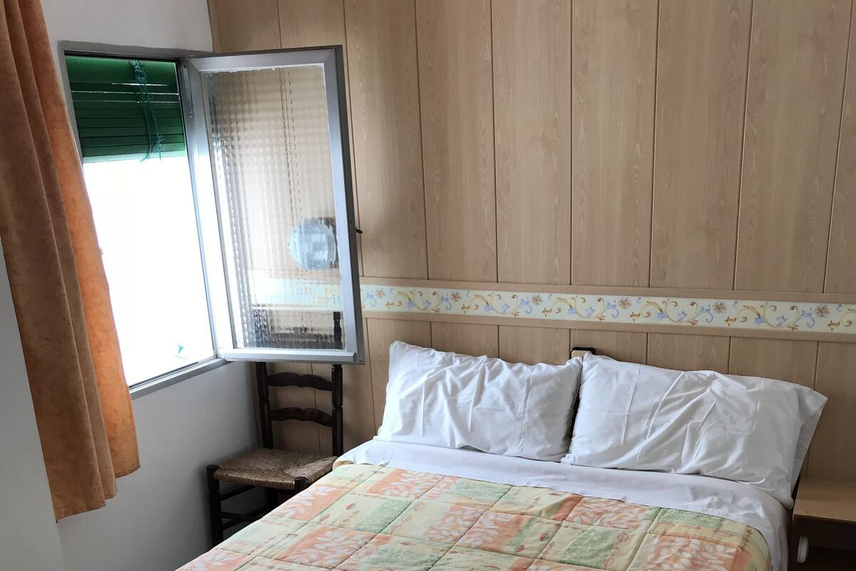 Double or Twin Room | Blackout drapes
