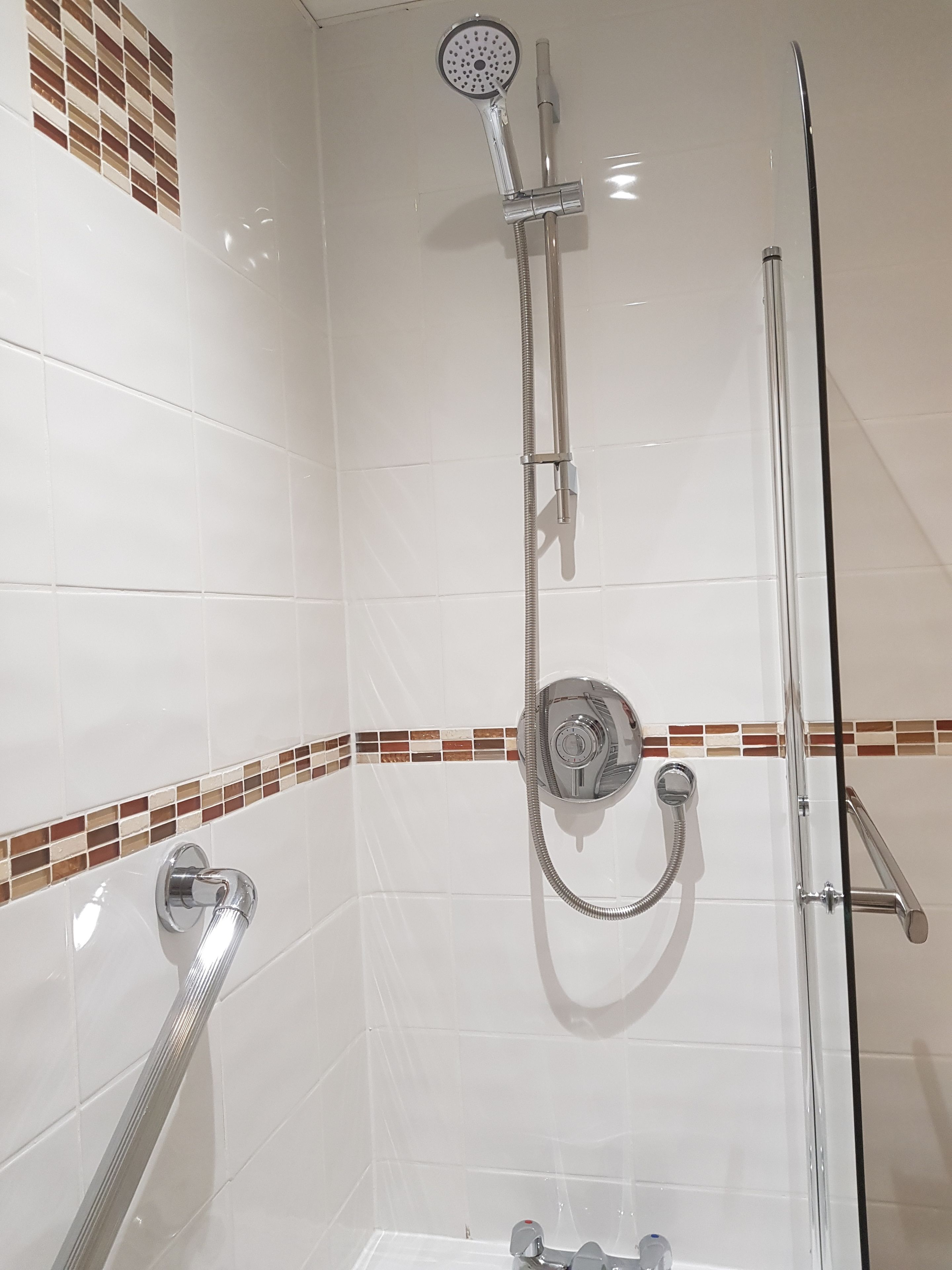 standard double room, 1 double bed | bathroom | separate bathtub and shower, eco-friendly toiletries, hair dryer, towels