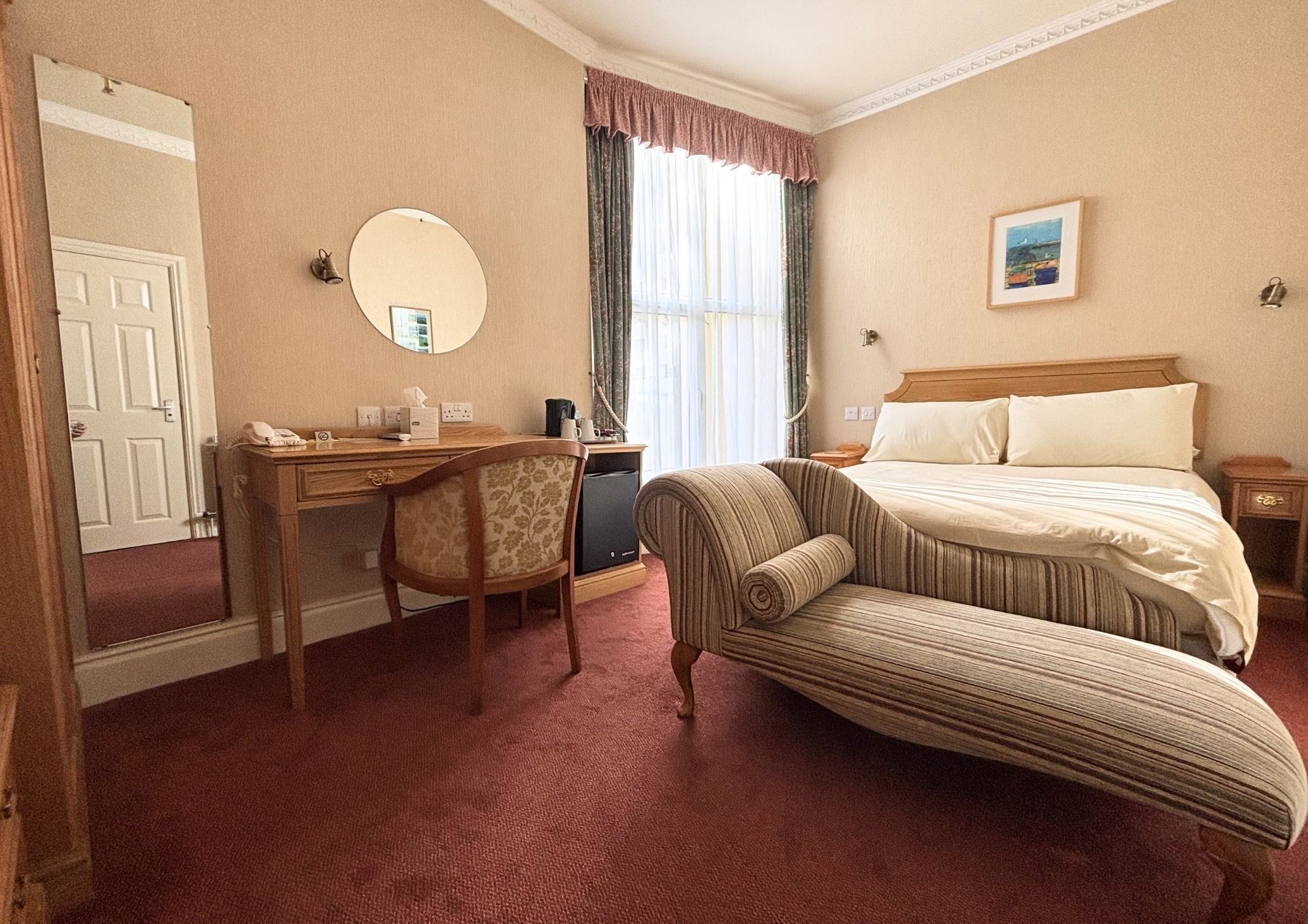 Roupas de cama antialérgicas, cofres nos quartos