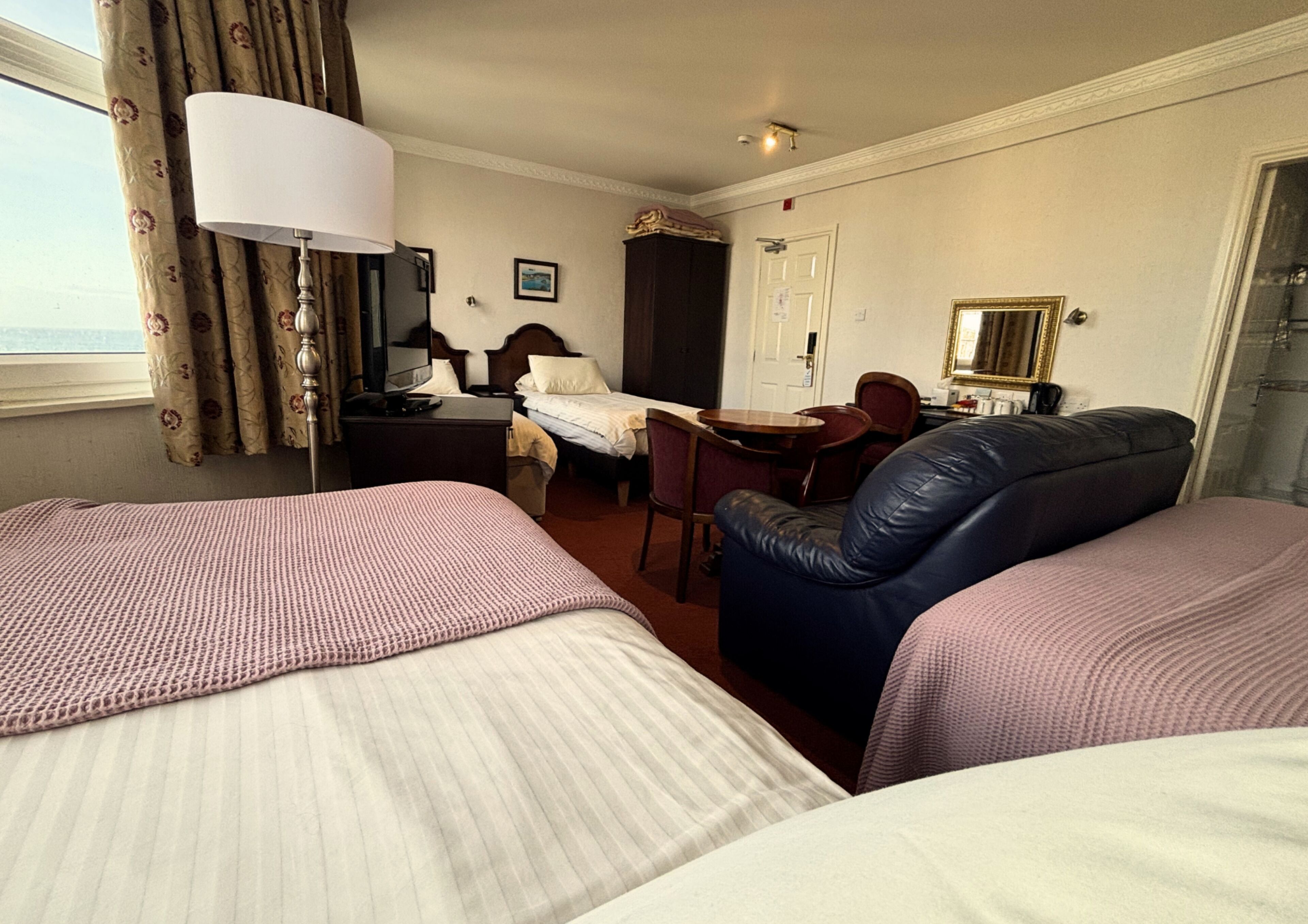 Quarto família | Roupas de cama antialérgicas, cofres nos quartos