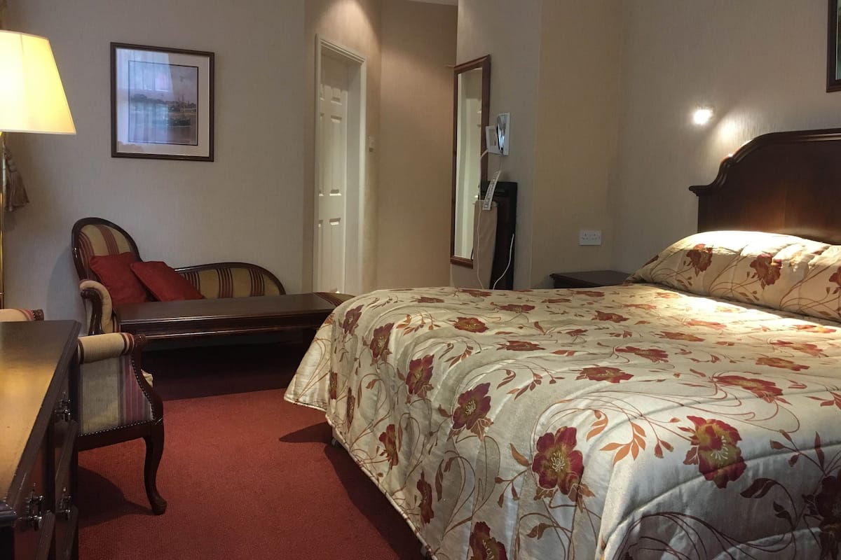 Chambre Standard Double ou avec lits jumeaux, non-fumeur, salle de bains privée