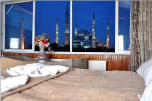 Superior Double Room | Free minibar, individually decorated, individually furnished, desk - Optimist Hotel (Istanbul)
