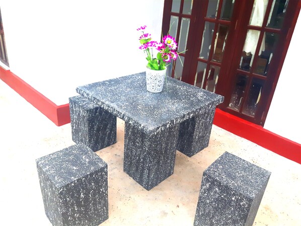 Lobby sitting area - Nadee Villa Guest House (Bentota)