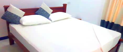 Standardzimmer, 1 Doppelbett, Gartenblick, zum Garten hin | Hochwertige Bettwaren, Zimmersafe, Schreibtisch, Bügeleisen/Bügelbrett
