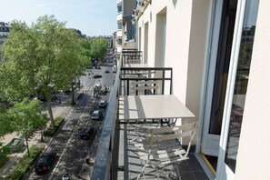 Be You Apartment - La So Nude | Balcon