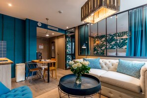 Be You Apartment - Le Canard d'à Coté | Aire de séjour | Téléviseur à écran plat de 32 po avec télévision numérique, téléviseur