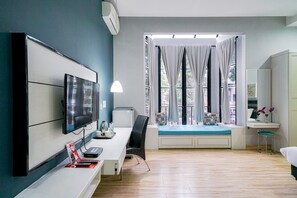 Chambre Double Premium, 1 lit double | Bureau, Wi-Fi gratuit, draps fournis