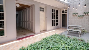 Interior - RedDoorz Premium near RS Pondok Indah (Jakarta)