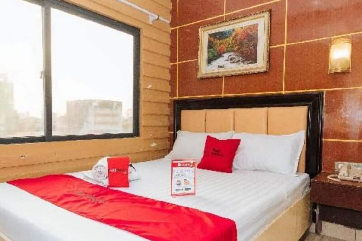 Minibar, free WiFi, bed sheets