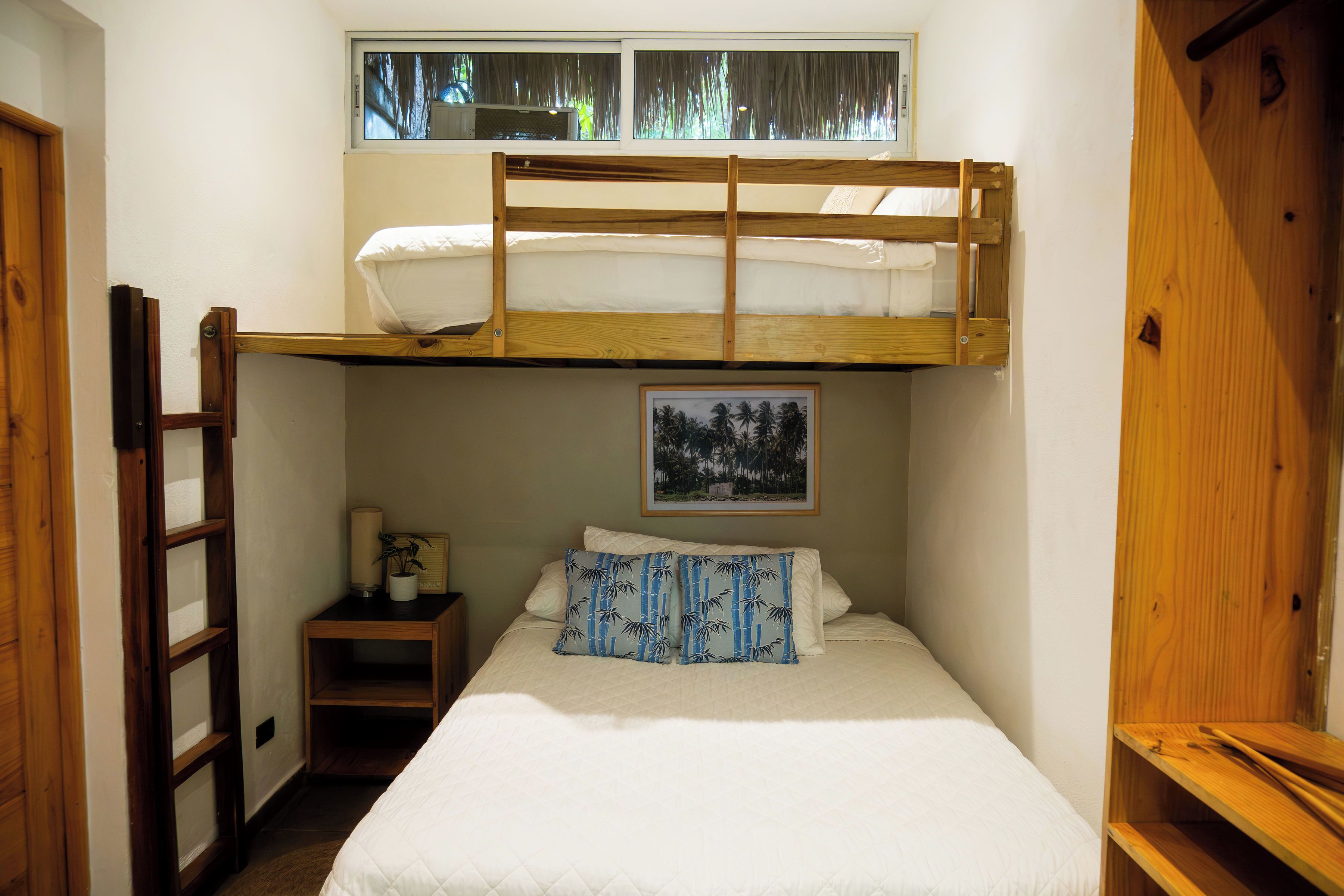 Deluxe Room, Garden View, Poolside | Free WiFi, bed sheets