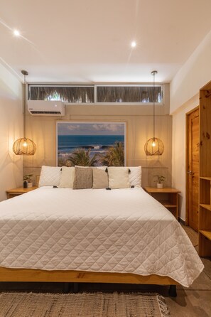 Habitacion Superior Cama King Con Vista Al Jardin | Chăn bông, truy cập Internet không dây miễn phí, bộ trải giường