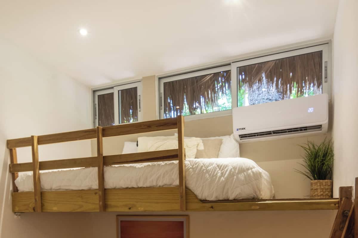 Deluxe Room, Garden View, Poolside