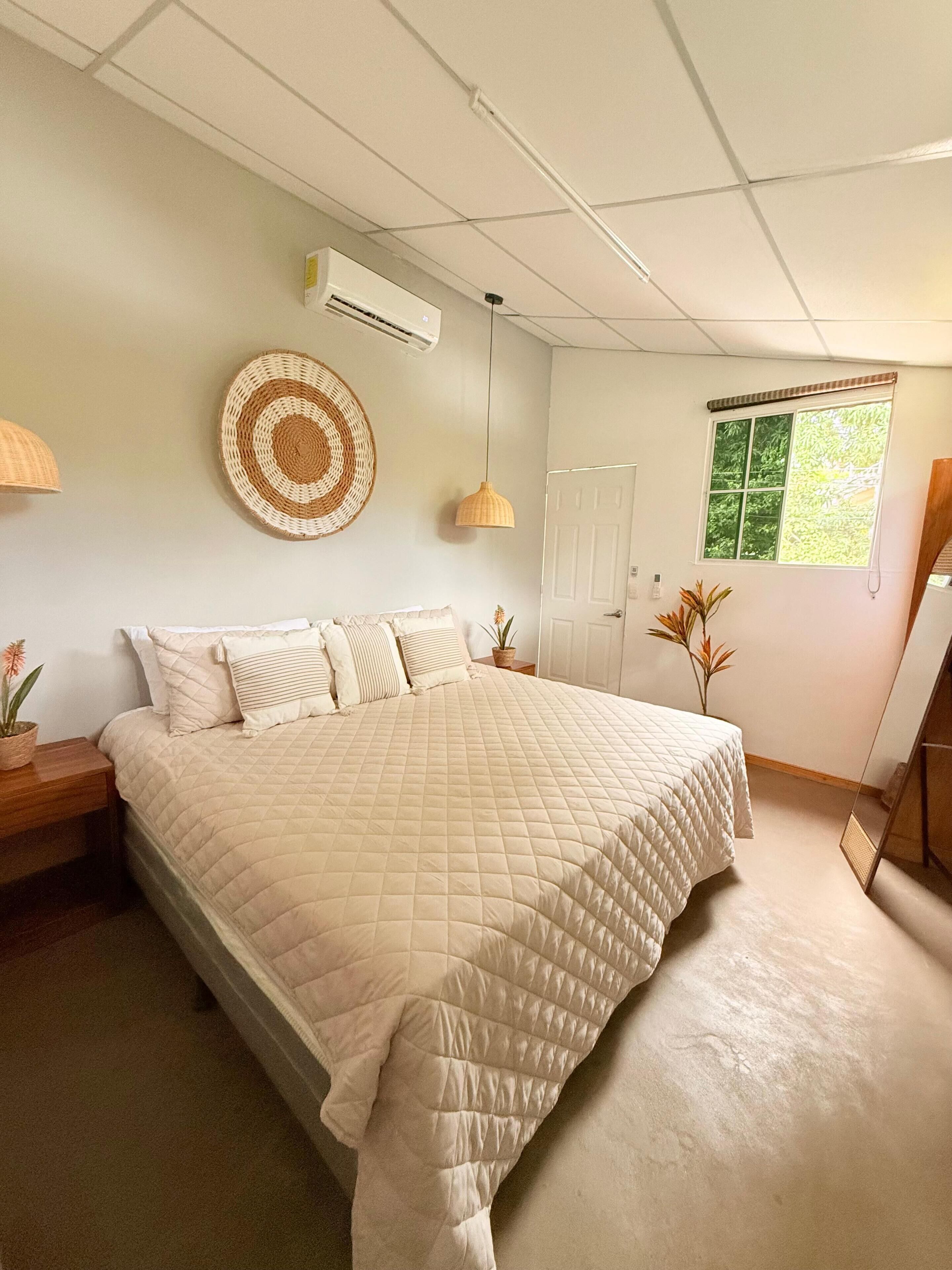 Economy Room (La Derecha) | Free WiFi, bed sheets