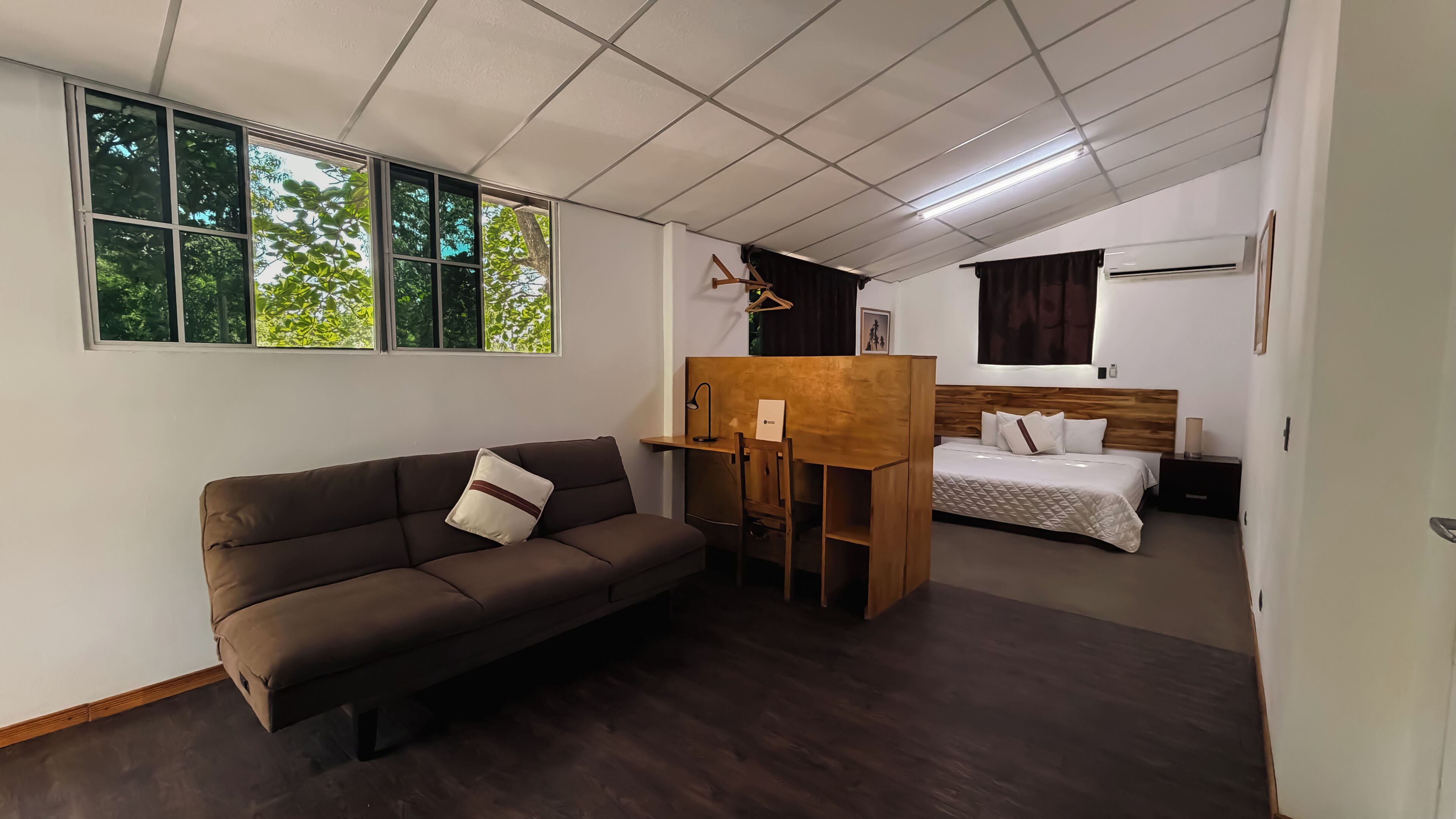 Apartamento Full Cama King Con Terraza Y Agua Caliente | Couette en duvet d'oie, Wi-Fi gratuit, draps fournis