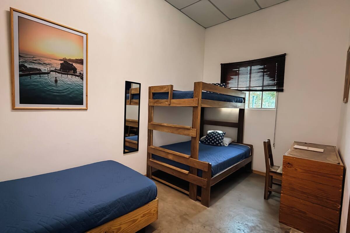 Habitacion Economica Con Aire Acondicionado | Down comforters, WiFi (free), bed sheets