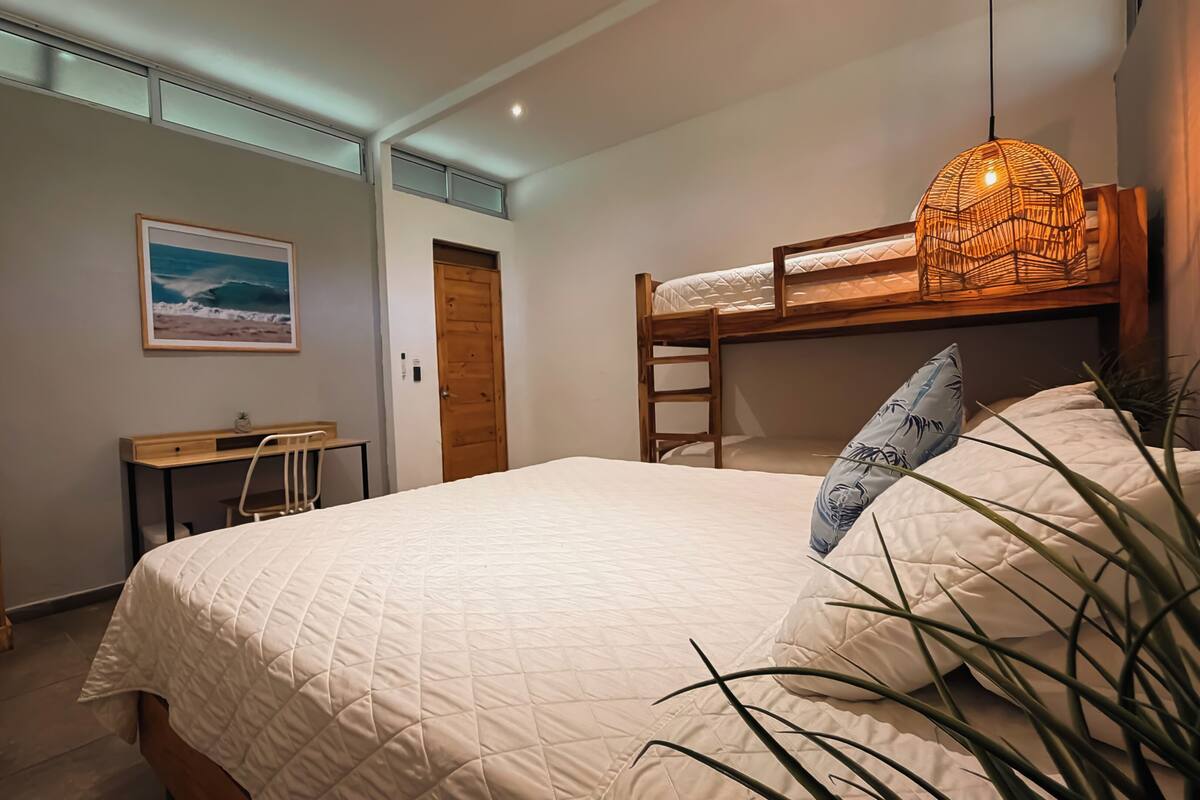 Habitacion Superior Cama King, 1Litera y Agua Caliente | Extra beds