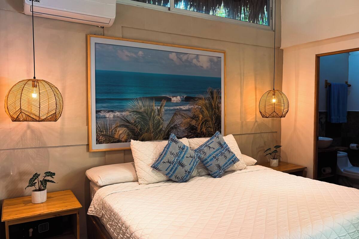 Habitacion Superior Cama King Con Vista Al Jardin | Down comforters, WiFi (free), bed sheets