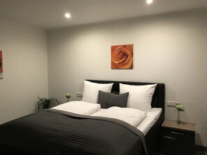 Deluxe Double Room | In-room safe, individually decorated, individually furnished, desk - Pension Scheiber Hof (Neunkirchen)