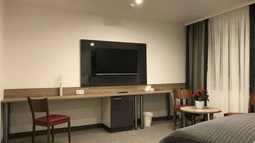 Deluxe Double Room | Living area