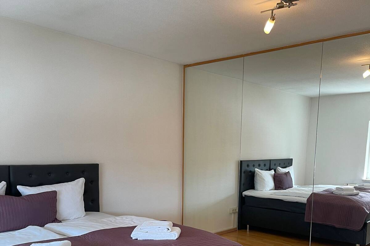 Deluxe Condo | In-room safe, desk, soundproofing, WiFi (free)