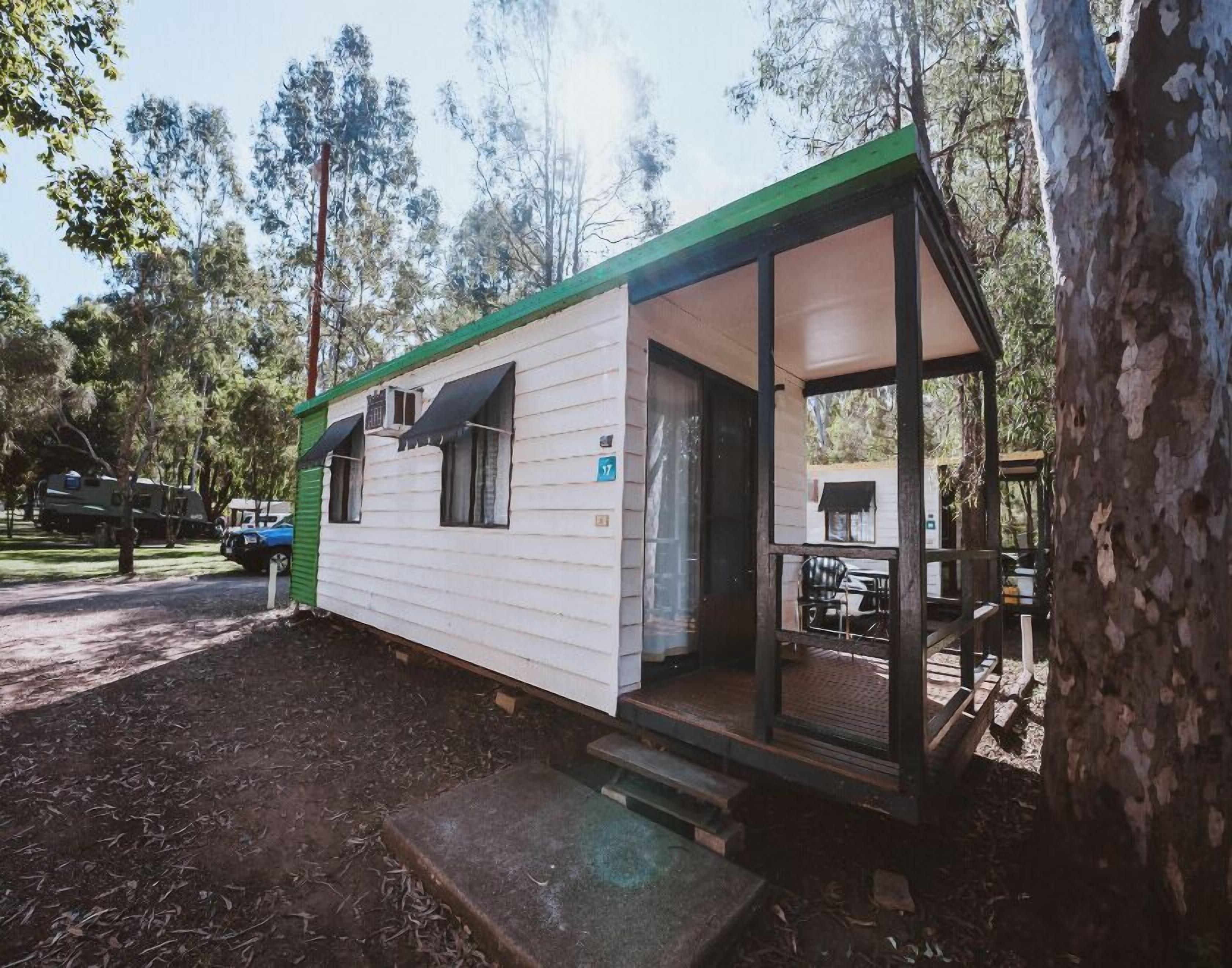 Open Plan Ensuite Cabin | Bed sheets