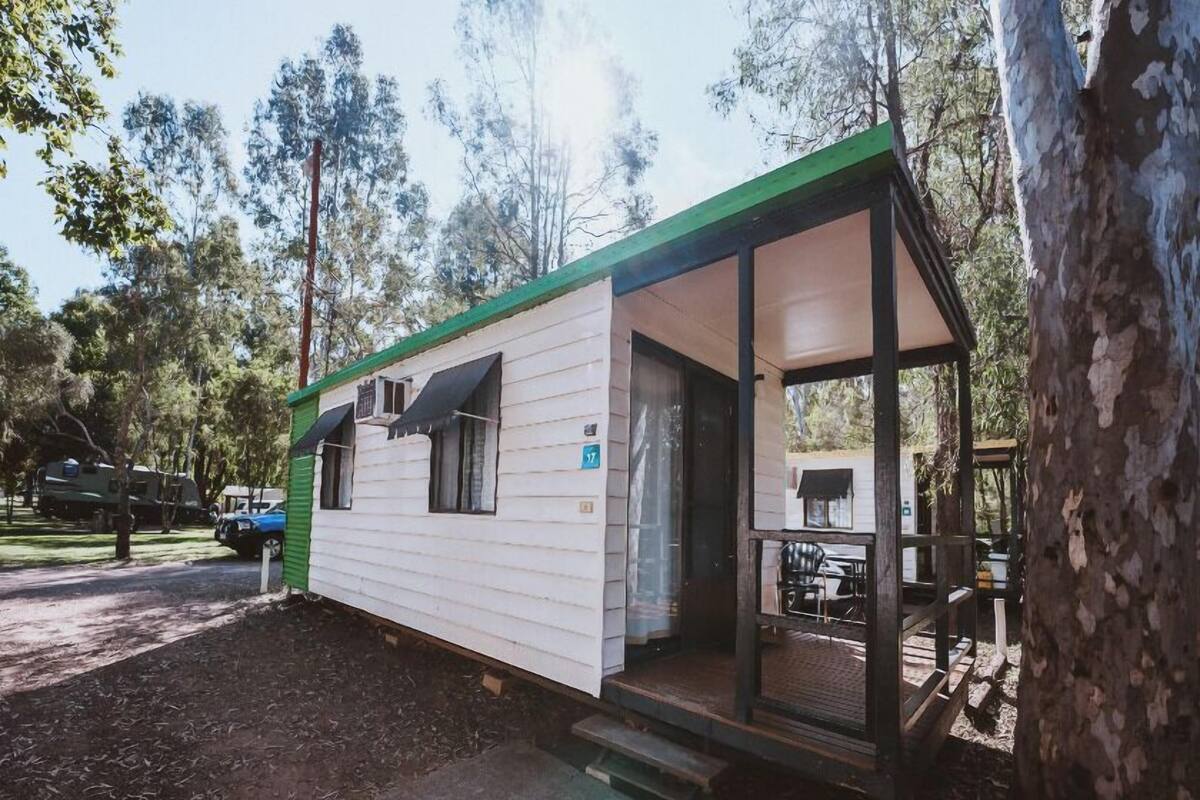 Estudio estándar, baño privado | Ropa de cama