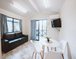 Hillside Villa 2/5 | Living area - BIG4 Cania Gorge Holiday Park (Cania)
