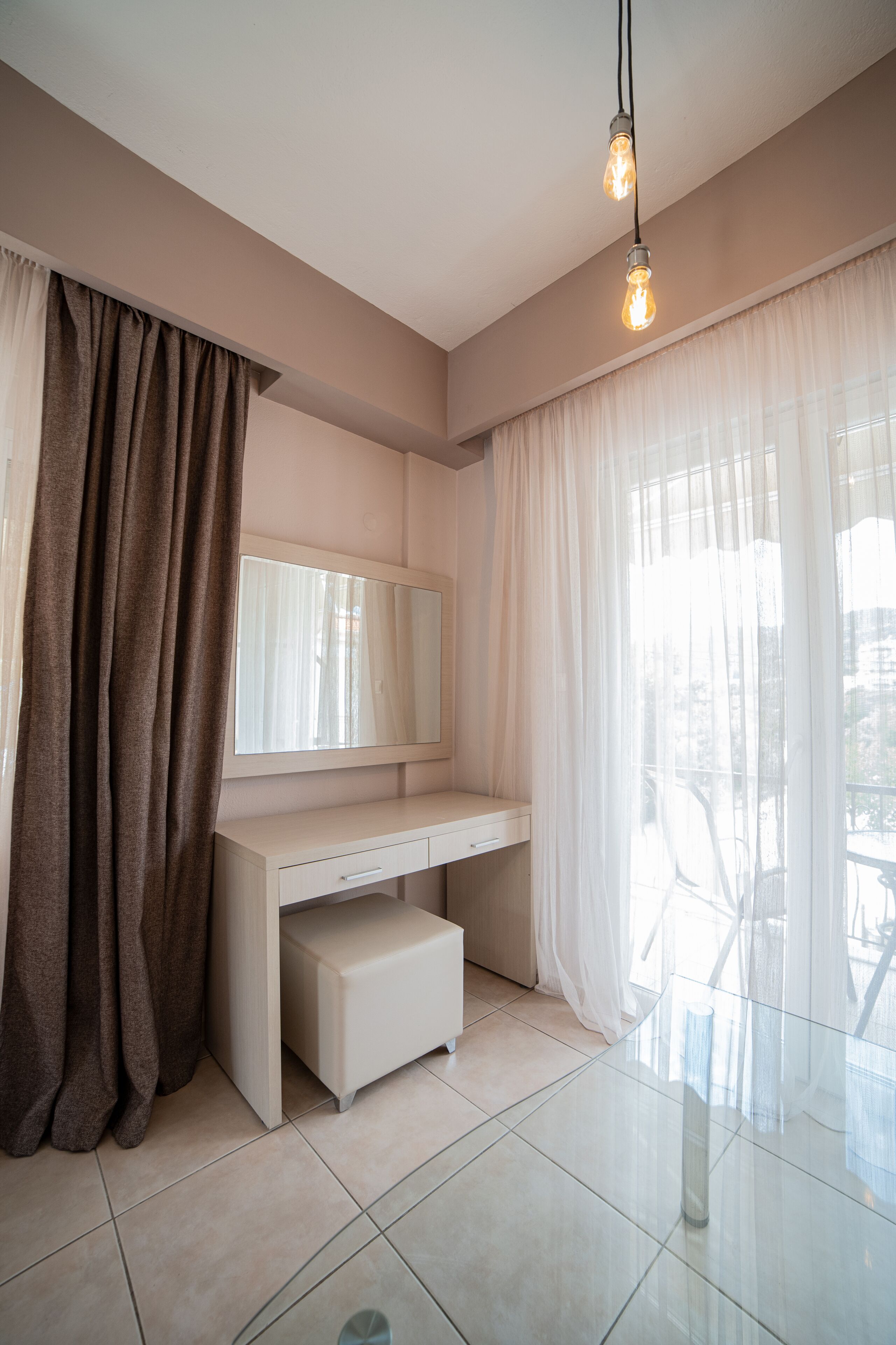 superior, queen room | 1 bedroom, egyptian cotton sheets, premium bedding, in-room safe