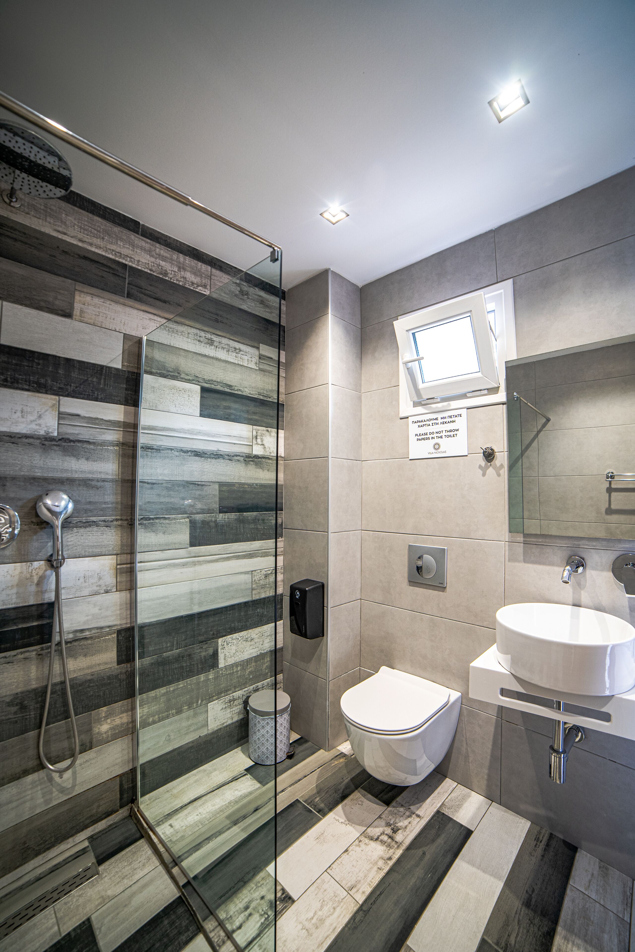 shower, free toiletries, hair dryer, slippers