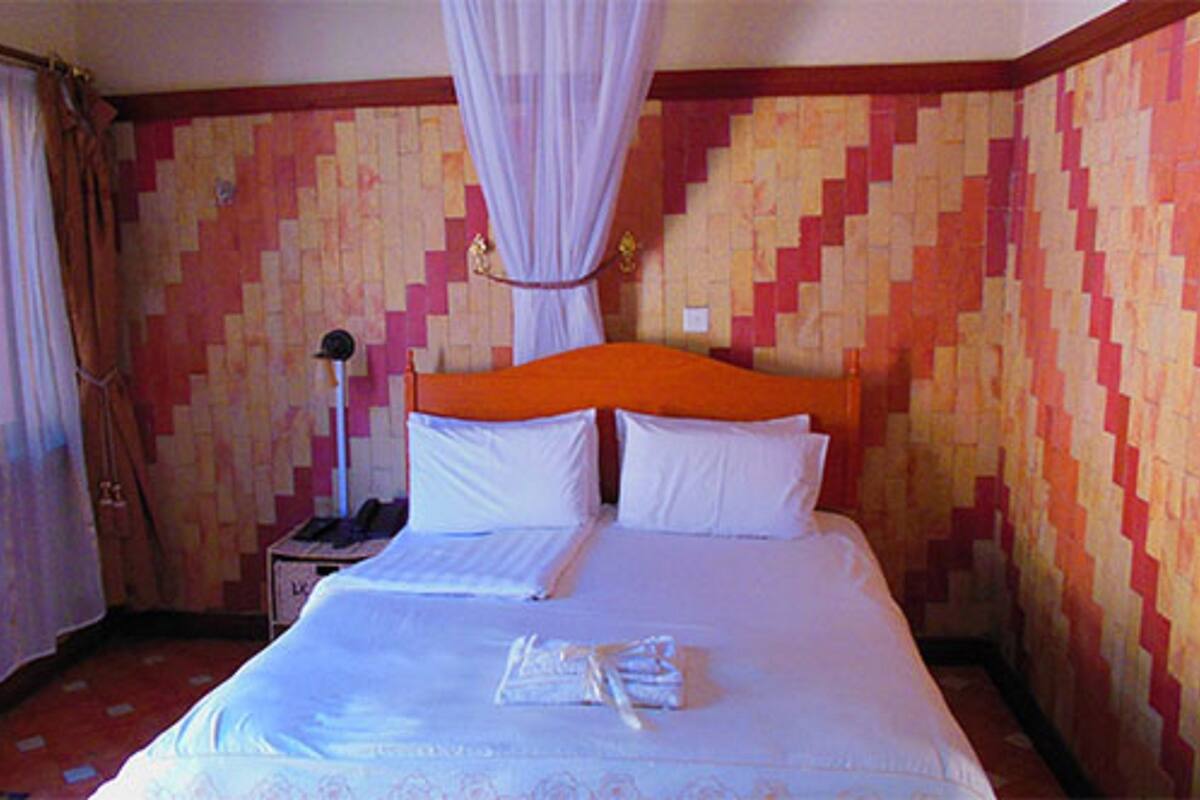 Deluxe Room | Premium bedding, memory foam beds, desk, WiFi (free)