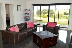 Living room - Platinums Views (Lake Bunga)