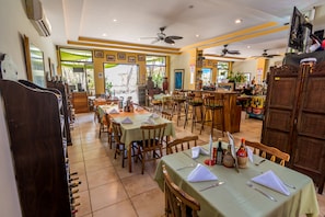 Restaurant - Villas Playa Hermosa Beach Hotel (Sardinal)