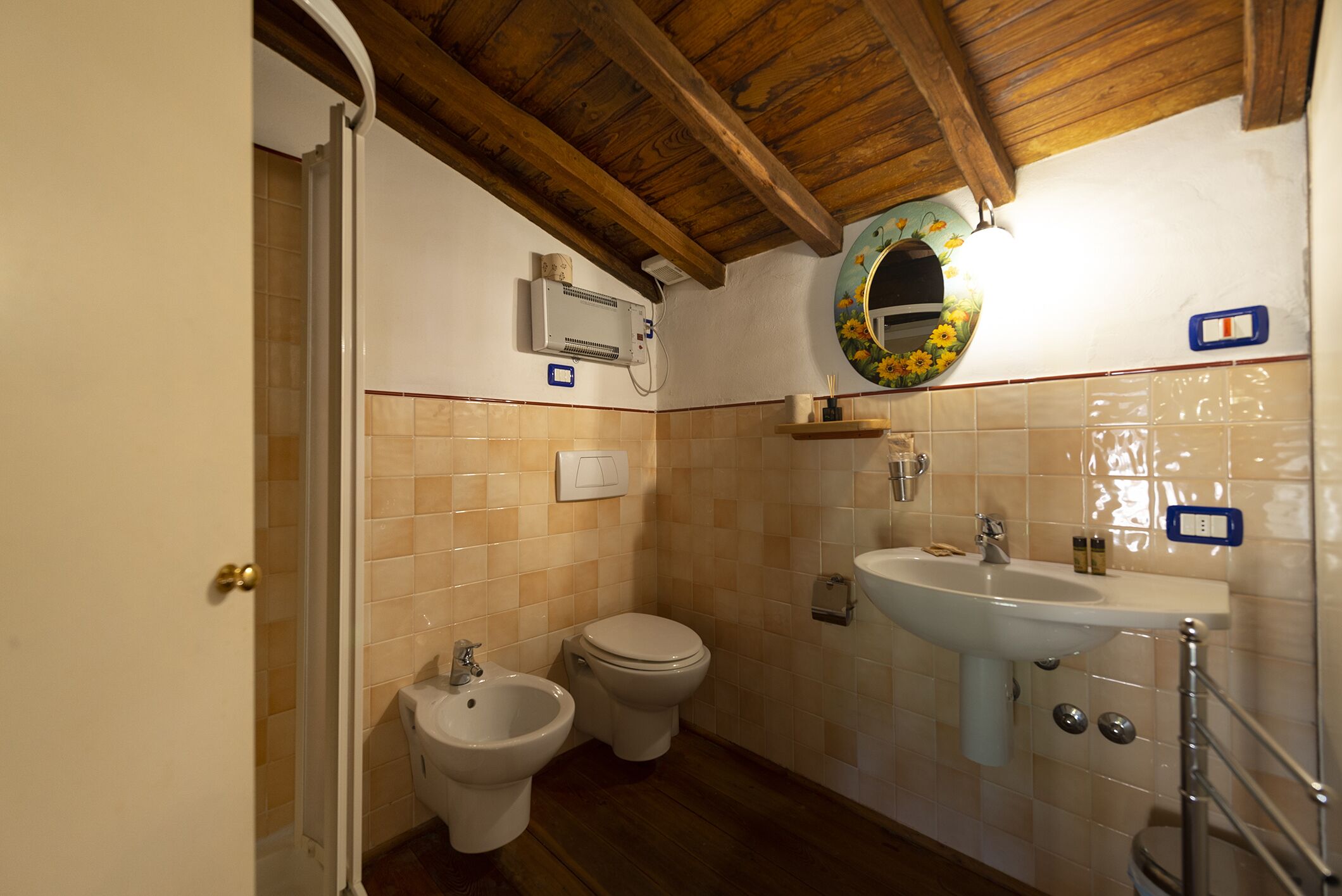 classic duplex, 2 bedrooms, non smoking, hill view | bathroom | shower, free toiletries, hair dryer, bidet