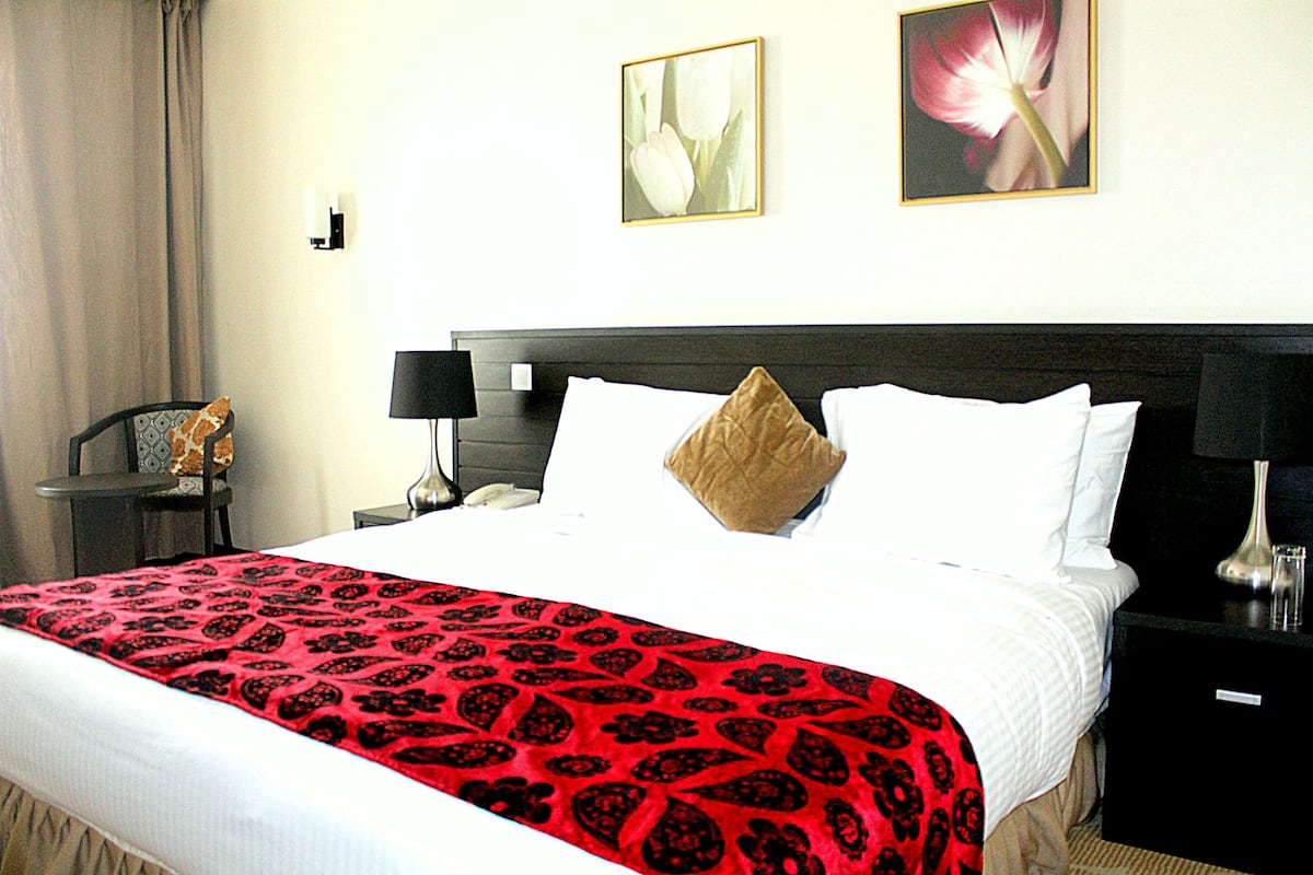 In-room safe, free WiFi
