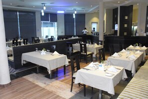 Restaurant - Golden Tulip Ibadan (Ibadan)