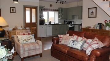 Cottage, 2 Bedrooms | Living area | Flat-screen TV