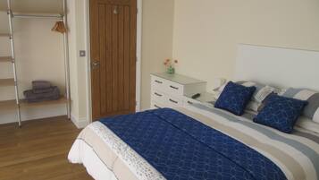 Doppelzimmer (Fleetview) | Verdunkelungsvorhänge, Bügeleisen/Bügelbrett, WLAN, Bettwäsche